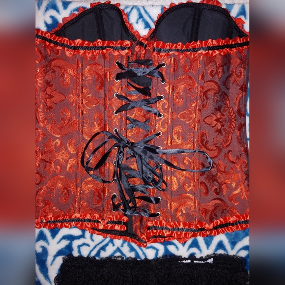 Burlesque Costume. Size Small/Med. Red and Black. - Picture 3 of 7